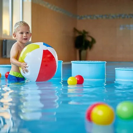 ホテル Slunce - Wellness S Bazenem, Pivovar A Bowling