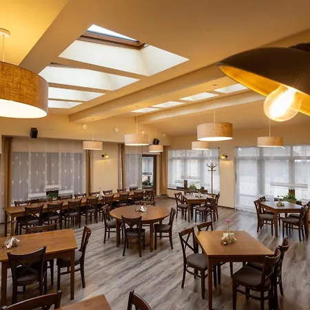 Slunce - Wellness S Bazenem, Pivovar A Bowling Hotel Rymarov