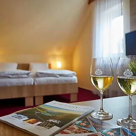 Slunce - Wellness S Bazenem, Pivovar Morous A Bowling Hotel Rymarov