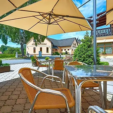 Slunce - Wellness S Bazenem, Pivovar Morous A Bowling 3* Rymarov