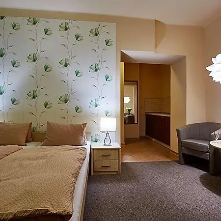 Slunce - Wellness S Bazenem, Pivovar Morous A Bowling 3*