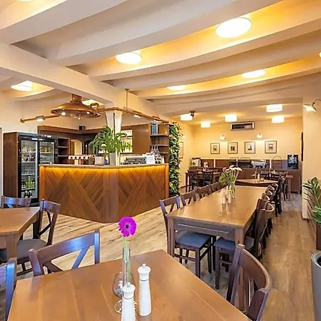 Hotel Slunce - Wellness S Bazenem, Pivovar Morous A Bowling 3*